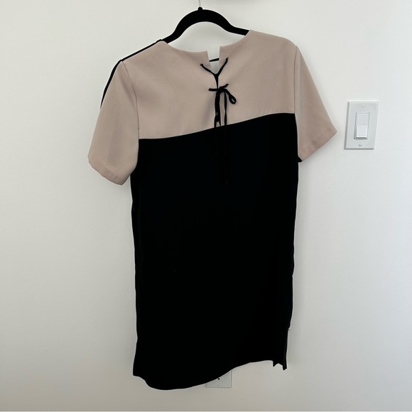 Colour Block Short Sleeve Dress - Picture 4 of 7